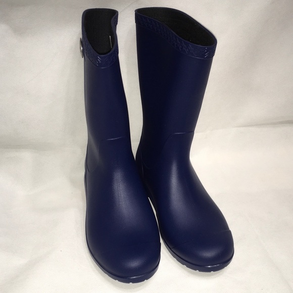 UGG Sienna Matte Rain Boots - Picture 15 of 16